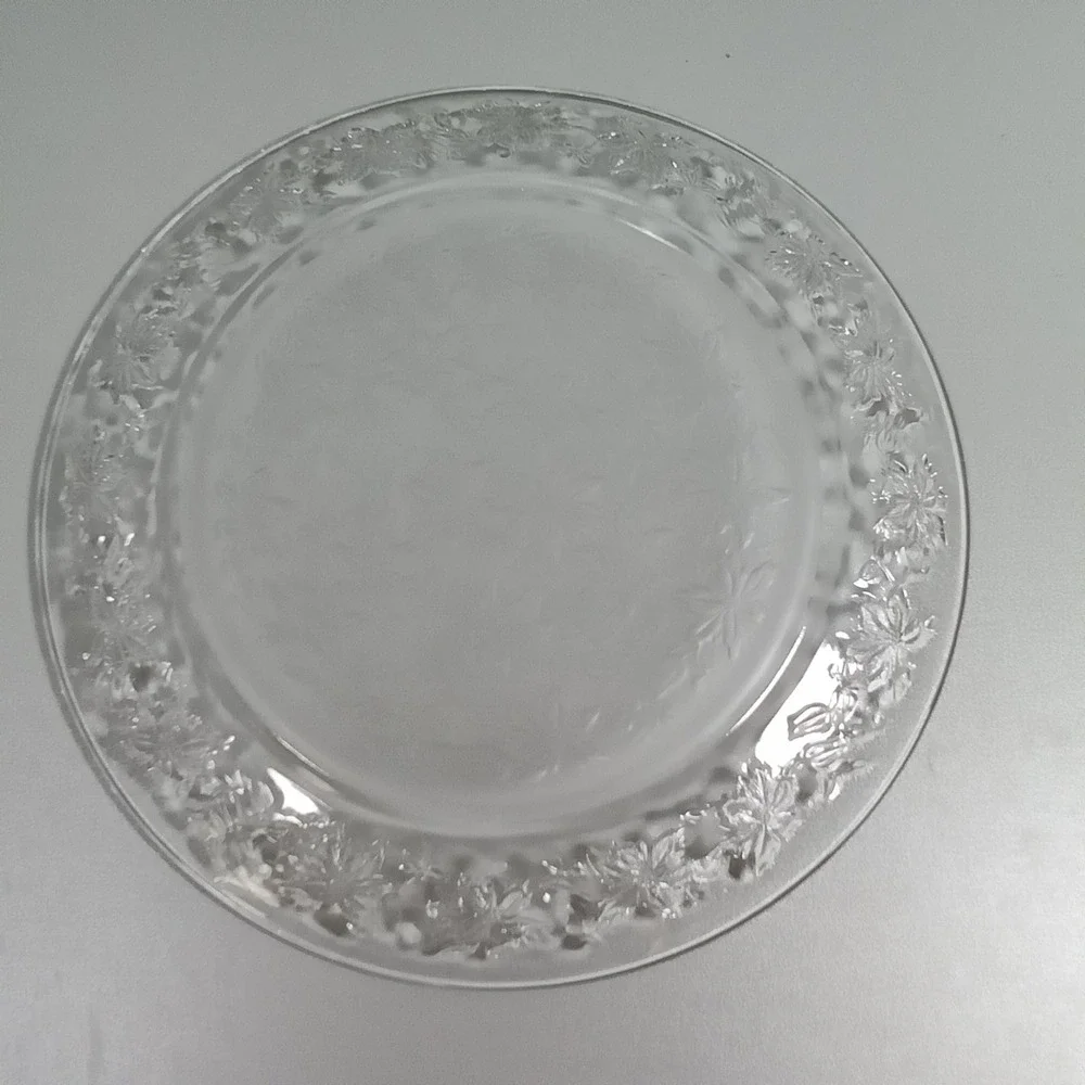 Vintage Clear‎ Pressed Glass Floral Embossed 13 Inch Round Serving Platter Tray
